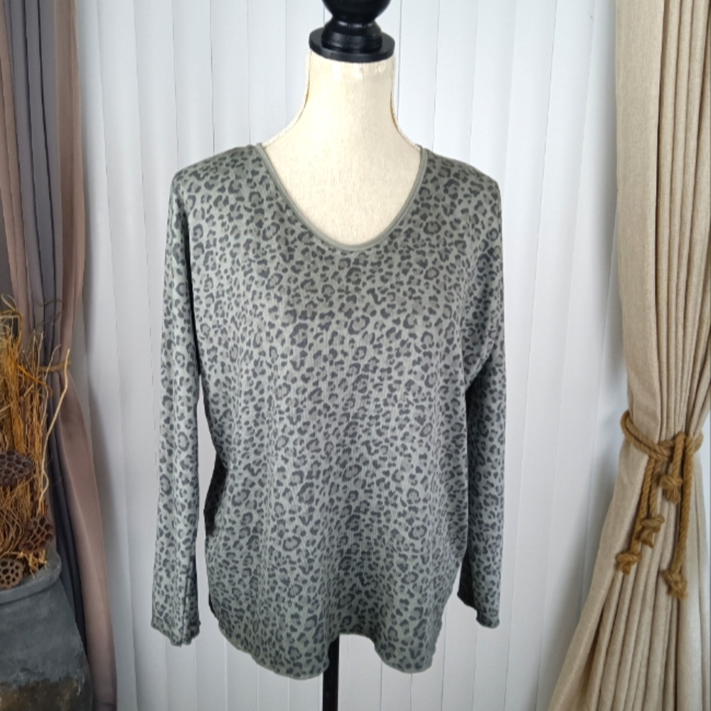 Flora Ashley Womens Top.